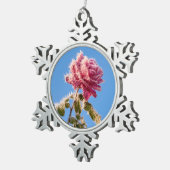 Rosa Rose mit Eisfrost in kalter Winternatur - Schneeflocken Zinn-Ornament (Rechts)
