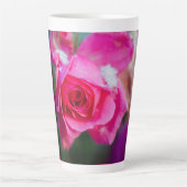 Rosa Rose mit Schneeflocken Milchtasse (Vorderseite)
