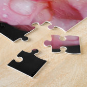 Rosa Rose mit schwarzem Hintergrund/ Taubenschlag Puzzle (Seite)