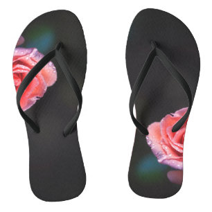 Rosa Rose mit Tau Badesandalen