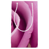 Rosa Rose nach Perfektion geklappt Kleine Geschenktüte (Vorderseite)