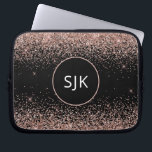 Rosa Rose Schwarzer Glitzer Monogram Laptopschutzhülle<br><div class="desc">Blush Pink - Rose Gold und Black Imitats Glitzer und sparkle Elegant Mit Monogramm Initials Case. Dieser Fall kann so angepasst werden,  dass er Ihren Anfangs- und Vornamen enthält.</div>