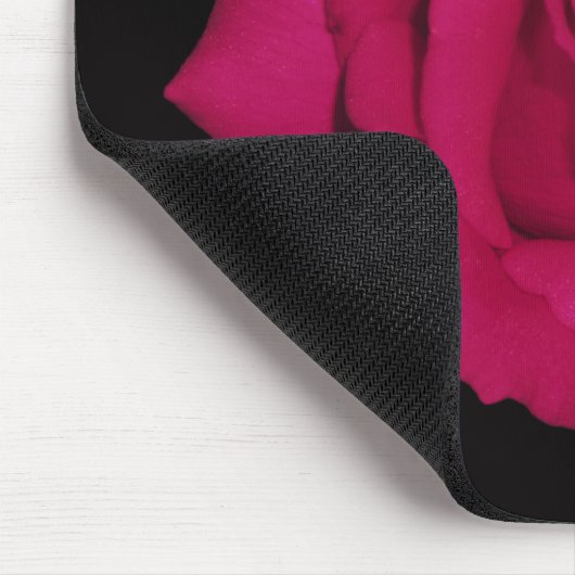 Rosa Rose, schwarzes Hintergrund mousepad (Ecke)