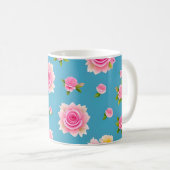 Rosa Rosen auf blauem Hintergrund Kaffeetasse (VorderseiteRechts)