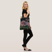 Rosa Rosen auf schwarz Tasche (Am Model)