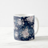 Rosa Rosen Dunkelblau: Vintag Kaffeetasse (VorderseiteRechts)
