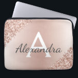 Rosa Rosen-Golderröten metallisches Laptopschutzhülle<br><div class="desc">Erröten rosa Rosen-Goldmetallischer Glitzer und funkeln moderner und eleganter Monogramm-Fall. Dieser Fall kann besonders angefertigt werden,  um Ihre Initiale und Vornamen einzuschließen und macht ein großes girly Weihnachts-oder des Bonbon-16 Geburtstagsgeschenk.</div>