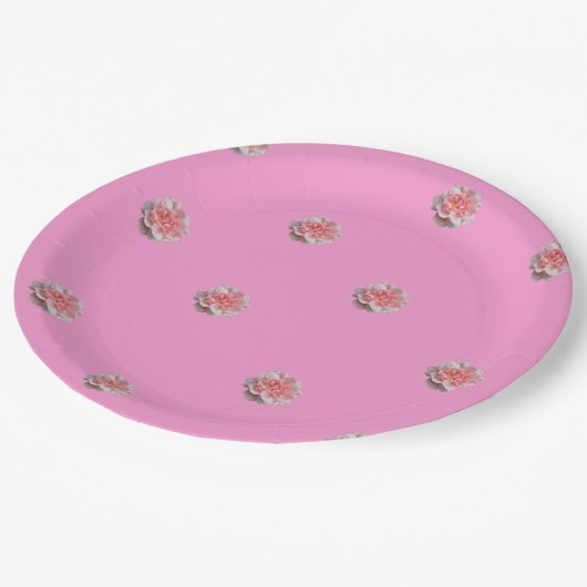 Rosa Rosen in Rosa Pappteller (Schrägansicht)