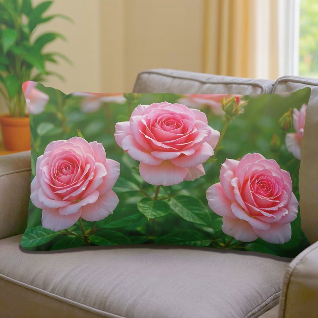 Rosa Rosen Lendenkissen (Lumbar pillow with pink roses)
