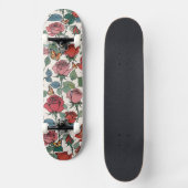 Rosa Rosen mit Blätter und Monarchschmetterlinge Skateboard (Vorderseite)