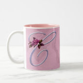 Rosa Rosen-Monogramm C Zweifarbige Tasse (Links)