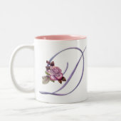 Rosa Rosen-Monogramm D Zweifarbige Tasse (Links)