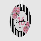 Rosa Rosen Schwarz-weiße Streifen Sweet 16 Ornament (Vorderseite)