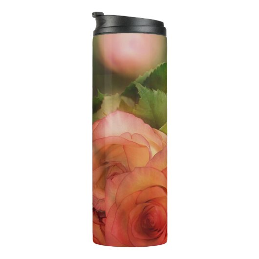 Rosa Rosen Thermosbecher (Nach rechts gedreht)