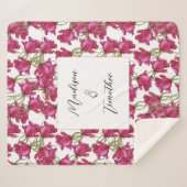Rosa Rosen Wasserfarbe Mit Monogramm Handgestriche Sherpadecke (Vorderseite (Horizontal))