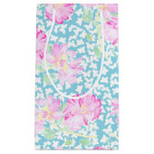 Rosa Rosen Weiße Schmetterlinge auf blauem Geschen Kleine Geschenktüte (Vorderseite)