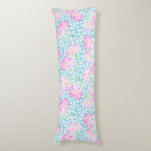 Rosa Rosen Weiße Schmetterlinge, blaues Kissen (Vorderseite Vertikal)