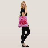 Rosa Rosenblätter Tasche (Am Model)