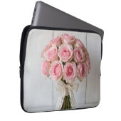 Rosa Rosenbouquet Perlen-Spitze Romantisch Laptopschutzhülle (Vorne Rechts)