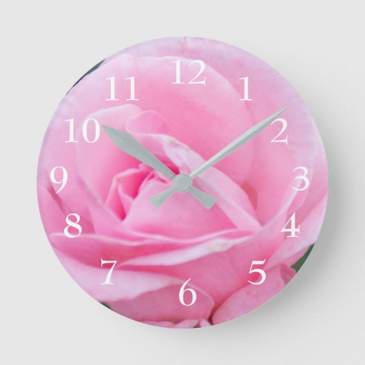 Rosa Rosenbügel Runde Wanduhr (Vorderseite)