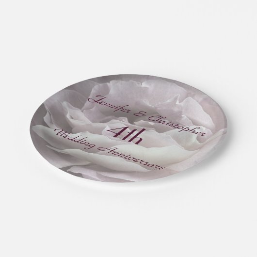 Rosa Rosenpapier Teller, 4. Hochzeitstag Pappteller (Schrägansicht)