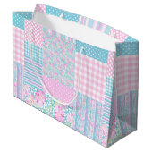 Rosa Roses Imitate Patchwork Große Geschenktasche Geschenktüte (Rückseite Schrägansicht)