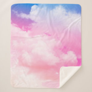 Rosa, Ruhe, Blau, gelbe Wolken und Himmel. Abstrak Sherpadecke