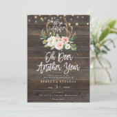 rosa rustikales mit Blumenholz beleuchtet Einladung (Stehend Vorderseite)