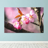 Rosa Sakura Blume auf einem Baum im Springtime Leinwanddruck (Insitu (Holzboden))
