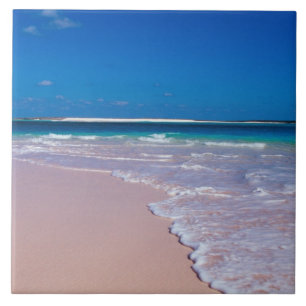 Rosa Sandstrand in der Conch Bay, Cat Island, Fliese