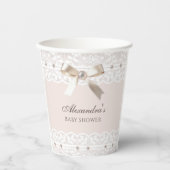 Rosa Satin Bow Regency White Lace Baby Dusche Pappbecher (Vorderseite)