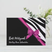 Rosa Satin und Streifen Bat Mitzvah Einladung (Stehend Vorderseite)