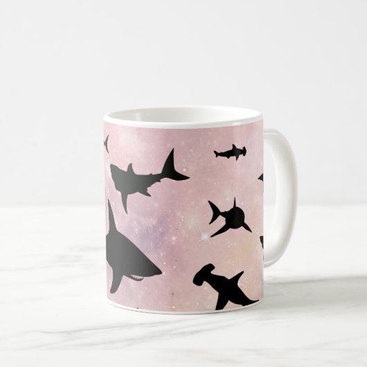 Rosa Schattenhai auf Gradientengalaxie Kaffeetasse (VorderseiteRechts)