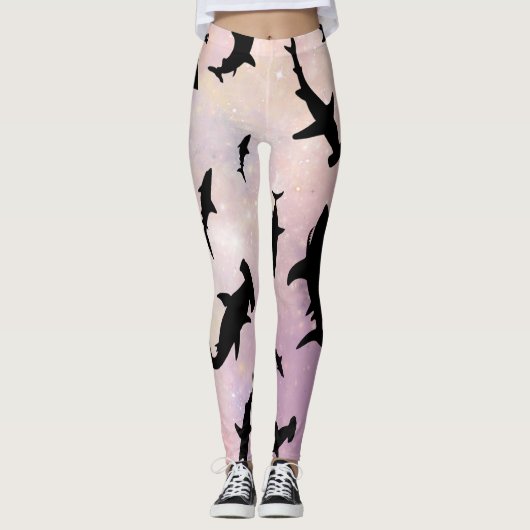 Rosa Schattenhai auf Gradientengalaxie Leggings (Vorderseite)