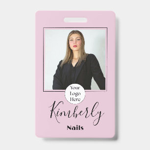 Rosa Schrift-Logo Foto Nägel Ausweis