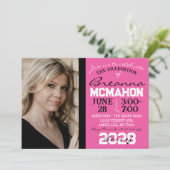 Rosa, Schwarz und Weiß Abschluss Foto Einladung (Stehend Vorderseite)