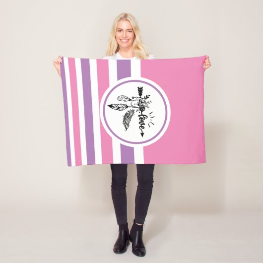 Rosa, Schwarz und Weiß Streifen Boho Liebe Arrow Fleecedecke (Beispiel)