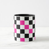 Rosa Schwarz Weiß kariertes Musterdesign Tasse (Zentrum)