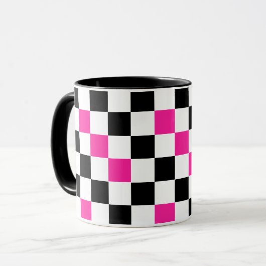 Rosa Schwarz Weiß kariertes Musterdesign Tasse (Vorderseite Links)