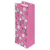 Rosa Schwarz-weiße Mädchen des Tennis Geschenktüte Für Weinflaschen (Rückseite Schrägansicht)