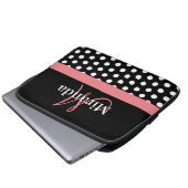 Rosa Schwarz-weiße Polka Dot Monogramm Laptopschutzhülle (Vorne Knopf)