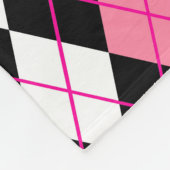 Rosa Schwarz-weiße Raute Diamantdesign Fleecedecke (Ecke)