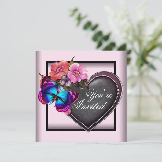 Rosa Schwarze Herzschmetterlinge Party Einladungen (Stehend Vorderseite)