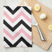 Rosa, schwarze, weiße große Zickzack ZigZag-Muster Handtuch (Viertel Falte)