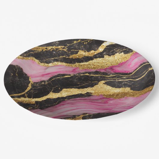 Rosa schwarzes Marmormuster mit Gold Pappteller (Schrägansicht)