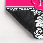 Rosa Schwarzes punktiert Damast personalisiertes Mousepad (Ecke)