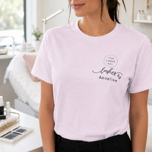 Rosa Script Logo Wimpern Studio Mitarbeiter T-Shir T-Shirt