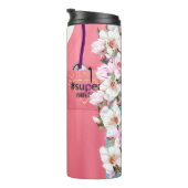 Rosa Scrubs mit Blumendesign und Stethoskop Thermosbecher (Nach rechts gedreht)