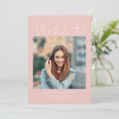 Rosa Sie tat es Abschluss Foto Ankündigung (Stehend Vorderseite)