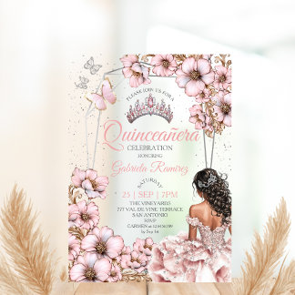 Rosa silberne Tiara Blumen Schmetterling Quinceañe Acryleinladungen